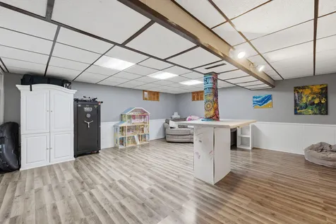 121 Nyenhuis Street Muscatine IA 52761