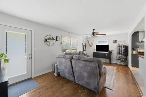 121 Nyenhuis Street Muscatine IA 52761