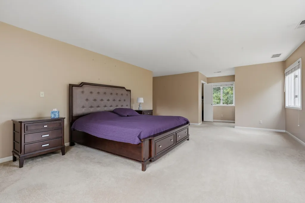 104 Deer Path Muscatine IA 52761