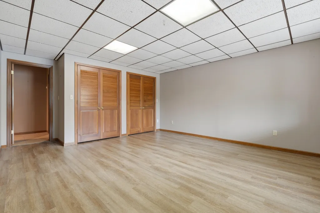 104 Deer Path Muscatine IA 52761