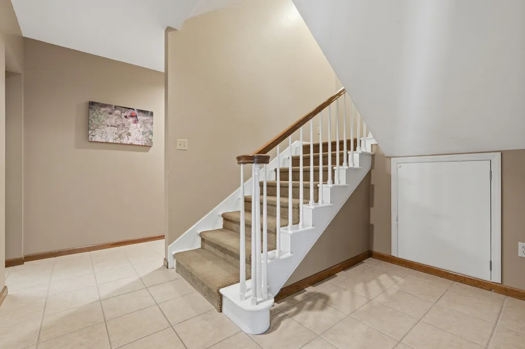 104 Deer Path Muscatine IA 52761