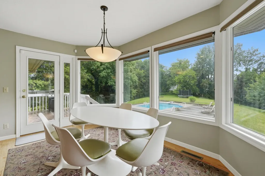 104 Deer Path Muscatine IA 52761