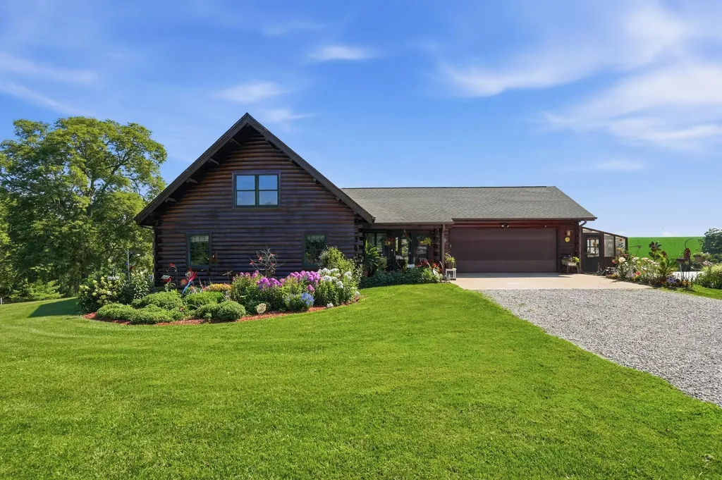 5547 Morse Solon IA 52333