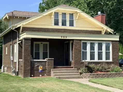 989 Newell Muscatine IA 52761