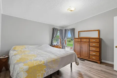 1688 Sweetland Acres Muscatine IA 52761