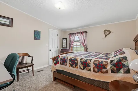 1688 Sweetland Acres Muscatine IA 52761
