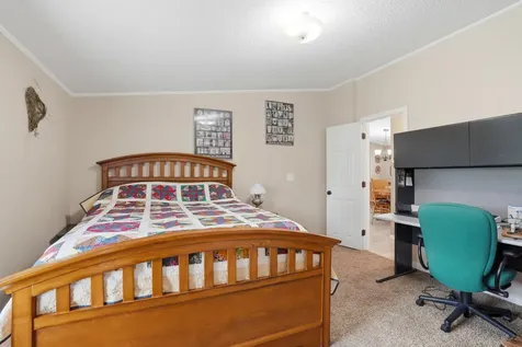 1688 Sweetland Acres Muscatine IA 52761
