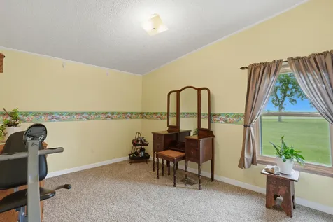 1688 Sweetland Acres Muscatine IA 52761