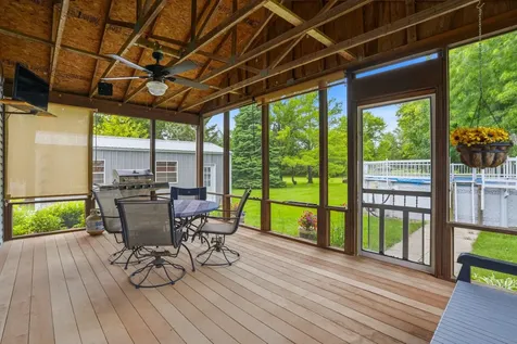 1688 Sweetland Acres Muscatine IA 52761