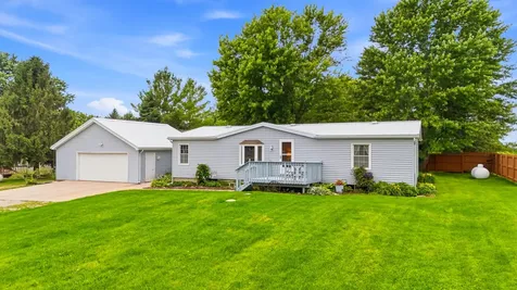 1688 Sweetland Acres Muscatine IA 52761