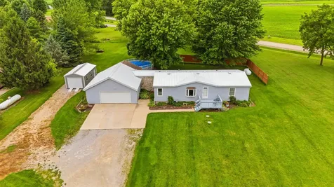1688 Sweetland Acres Muscatine IA 52761
