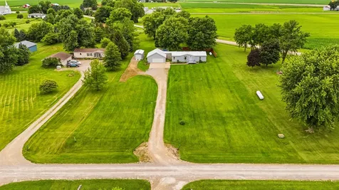 1688 Sweetland Acres Muscatine IA 52761