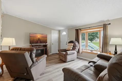 1688 Sweetland Acres Muscatine IA 52761
