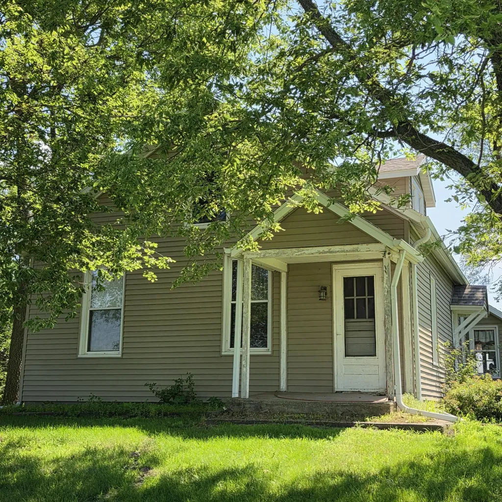 4246 U.s. 61 Wapello IA 52653