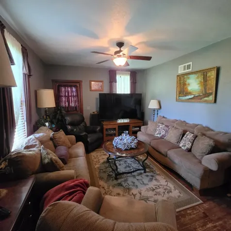 4246 U.s. 61 Wapello IA 52653