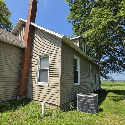 4246 U.s. 61 Wapello IA 52653