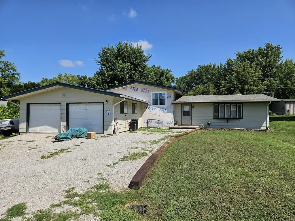 140 Hanover Street Letts IA 52754