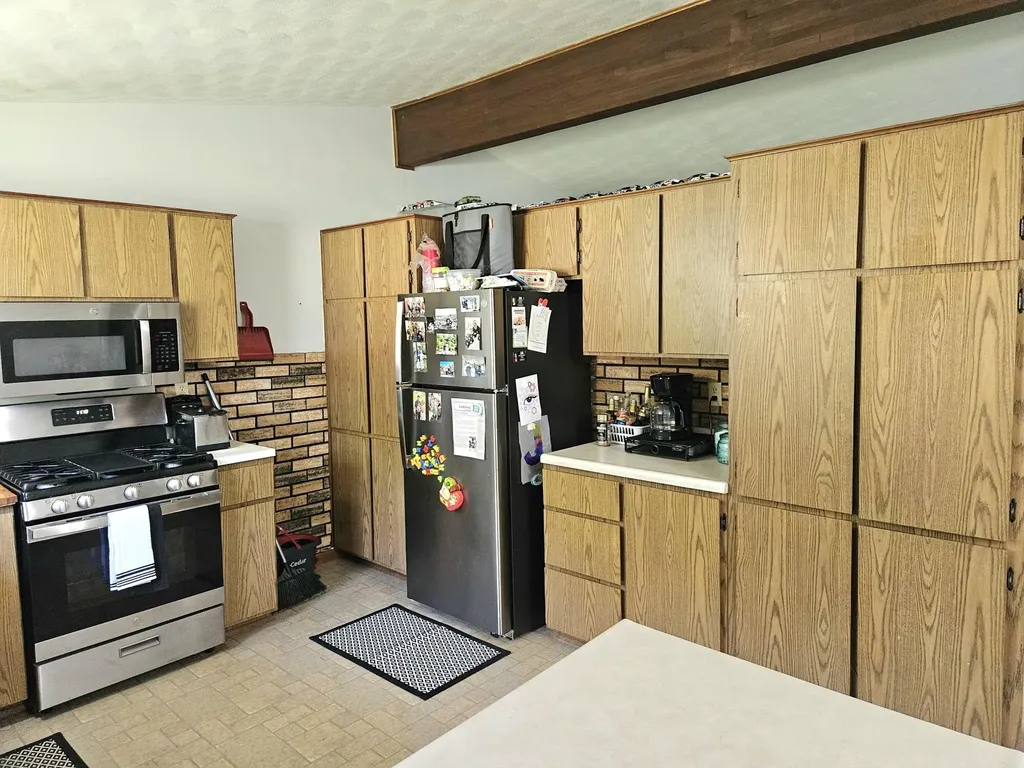 140 Hanover Street Letts IA 52754