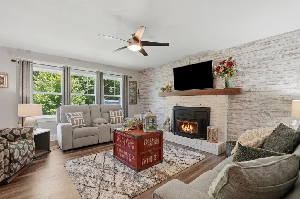 304 Myrtle Lane Muscatine IA 52761