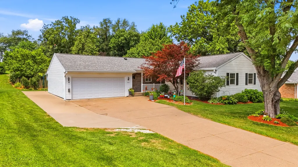 304 Myrtle Lane Muscatine IA 52761