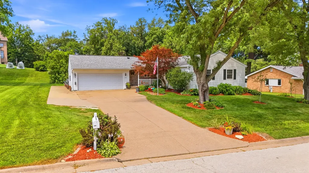 304 Myrtle Lane Muscatine IA 52761
