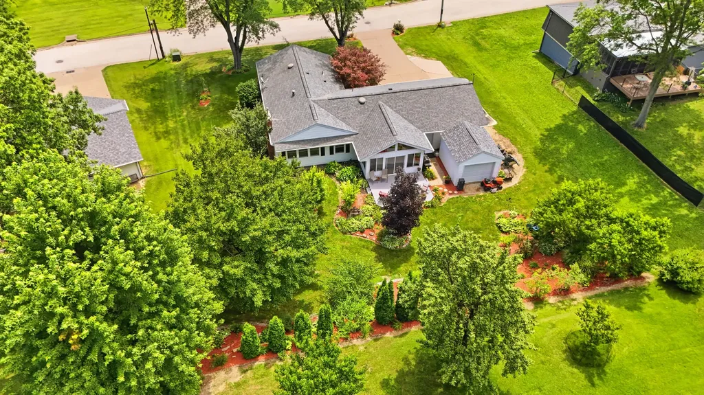 304 Myrtle Lane Muscatine IA 52761