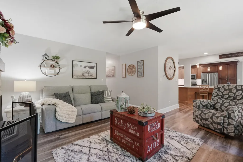 304 Myrtle Lane Muscatine IA 52761