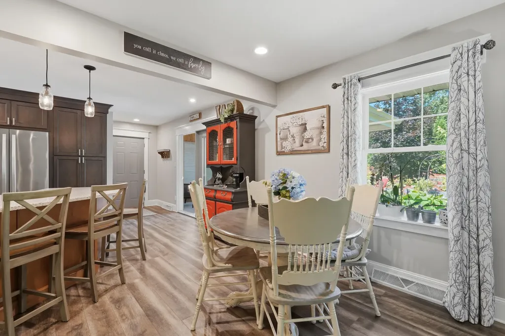 304 Myrtle Lane Muscatine IA 52761