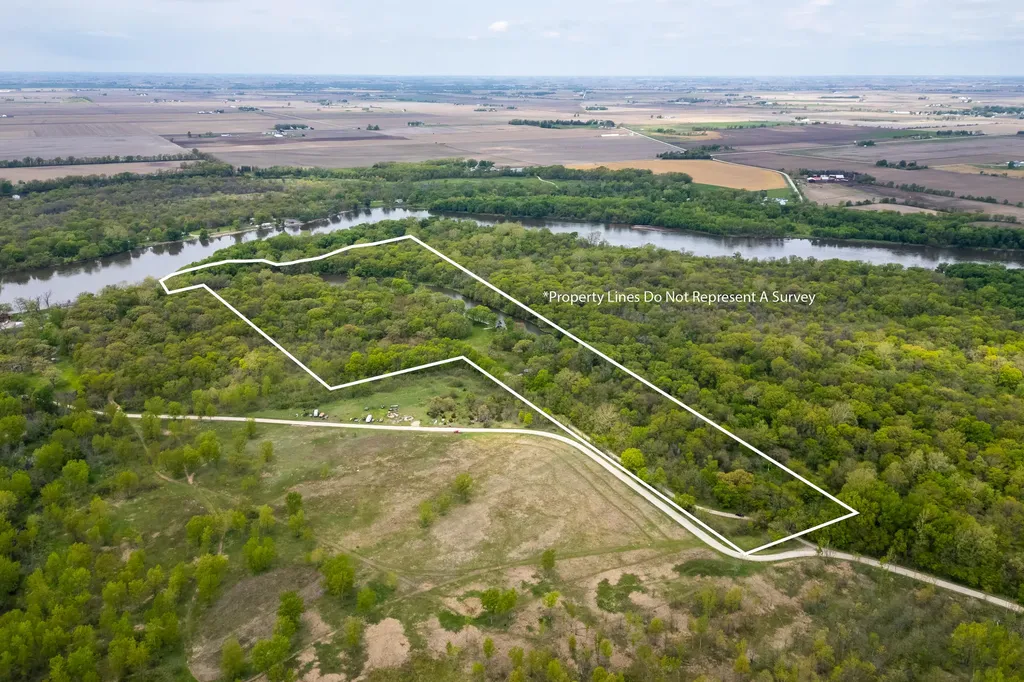 1408 Cedarview Muscatine IA 52761