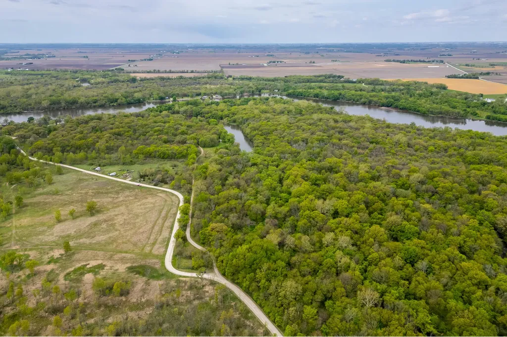 1408 Cedarview Muscatine IA 52761