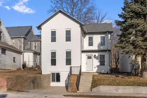 615 Mulberry Avenue Muscatine IA 52761
