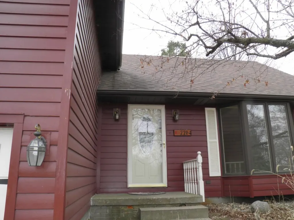 2264 Ridgeview Drive Muscatine IA 52761