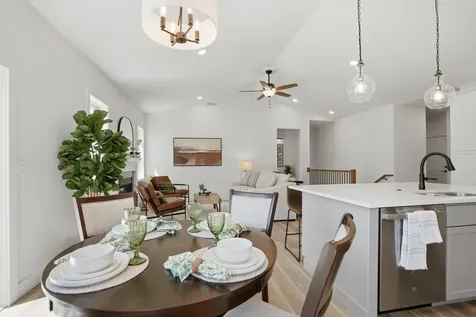 2106 Clarabeck Lane Muscatine IA 52761