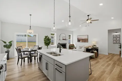 2106 Clarabeck Lane Muscatine IA 52761