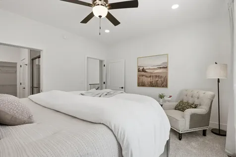 2106 Clarabeck Lane Muscatine IA 52761