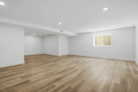 2106 Clarabeck Lane Muscatine IA 52761