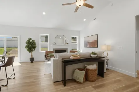 2106 Clarabeck Lane Muscatine IA 52761