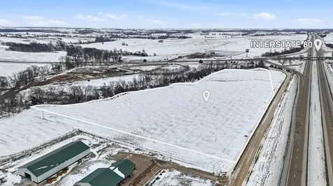 14 Acres 306th Street Tipton IA 52772