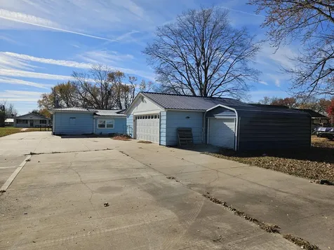 313 3rd Street Wilton IA 52778