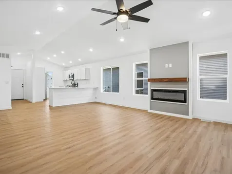 1421 Duncan Drive Muscatine IA 52761