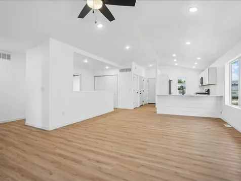 1421 Duncan Drive Muscatine IA 52761