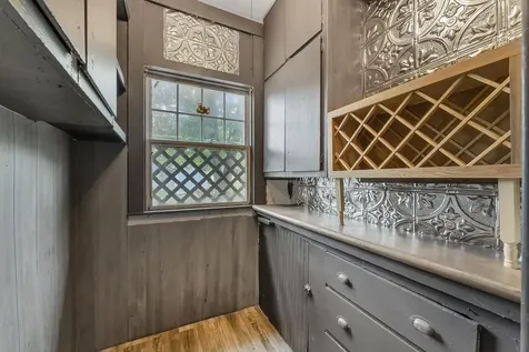 2143 Madison Street Muscatine IA 52761