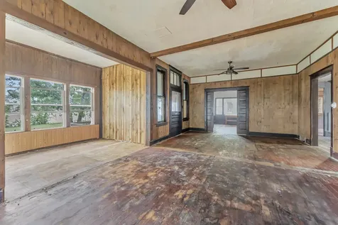 2143 Madison Street Muscatine IA 52761