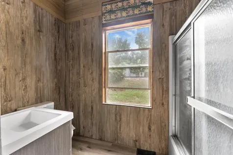 2143 Madison Street Muscatine IA 52761
