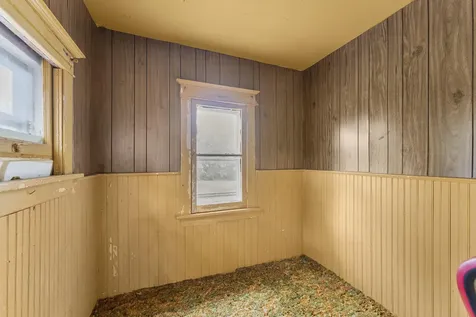 2143 Madison Street Muscatine IA 52761