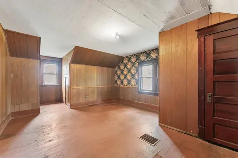 2143 Madison Street Muscatine IA 52761