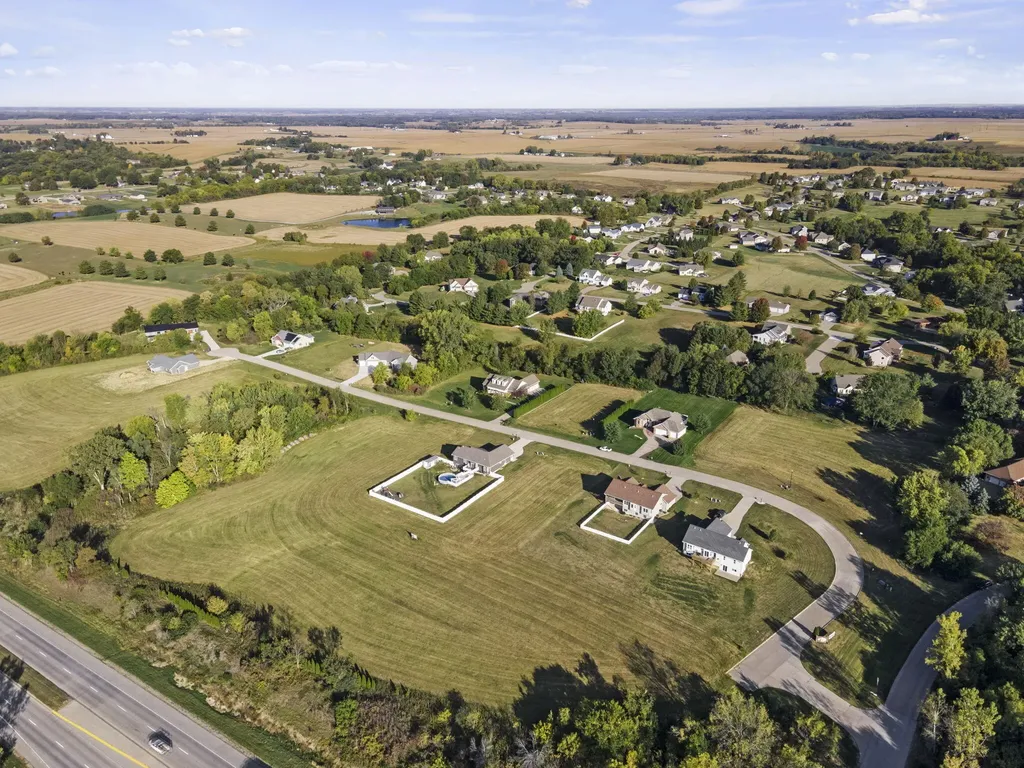 2612 Anna Elizabeth Lane Muscatine IA 52761