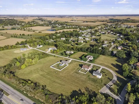 2612 Anna Elizabeth Lane Muscatine IA 52761