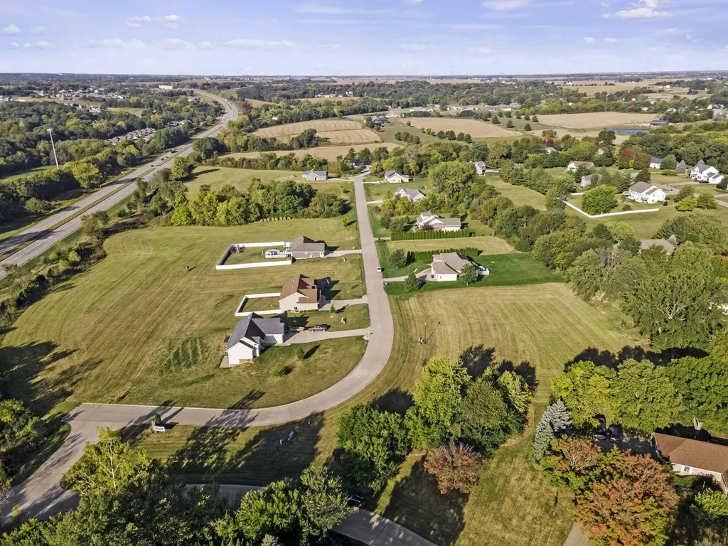 2623 Anna Elizabeth Lane Muscatine IA 52761
