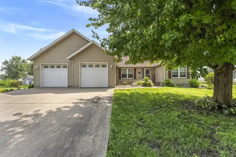 920 4th Street Wapello IA 52653